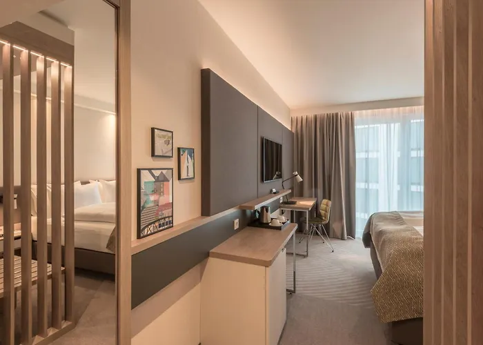 - - Berliner Tor By Ihg Amburgo