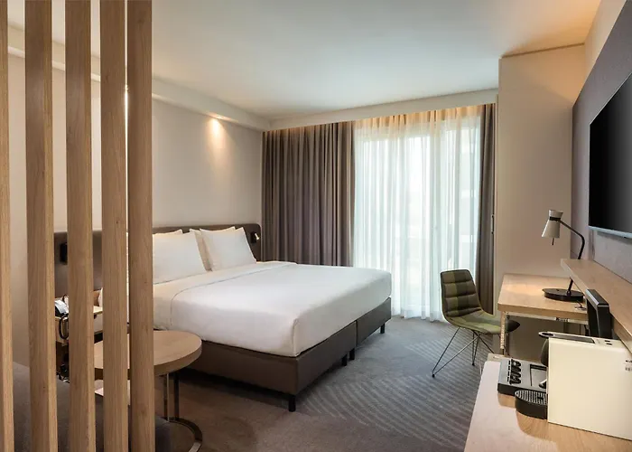 - - Berliner Tor By Ihg Hotel 4*